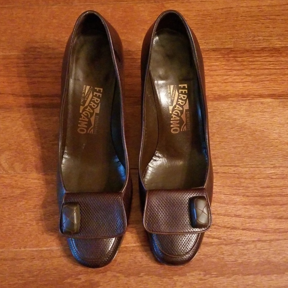 Salvatore Ferragamo Leather Pumps Brown Size 7